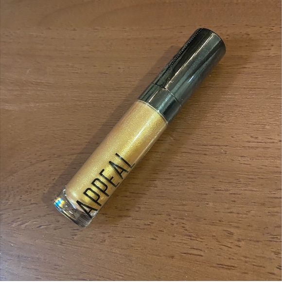 5 FOR $25 - Appeal Liquid Eyeshadow in Gold - Picture 3 of 5